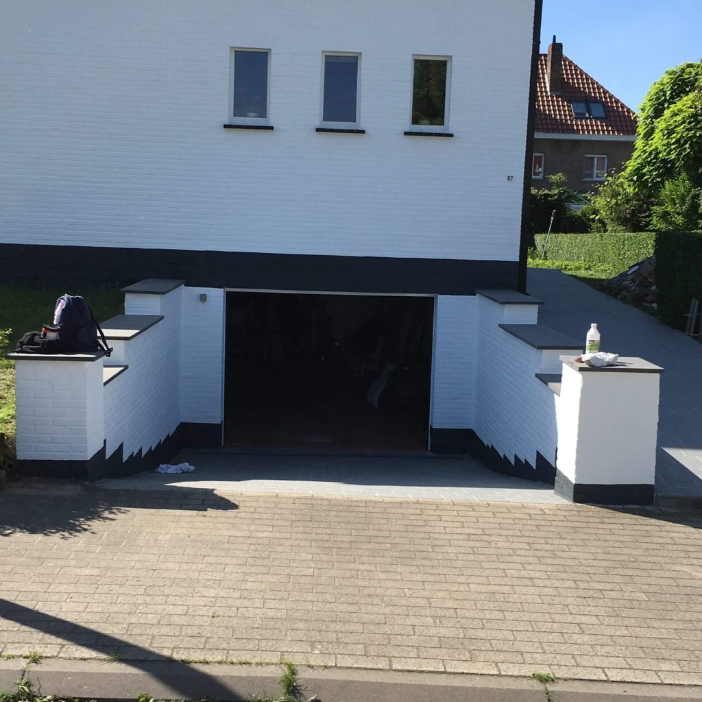 avant-apres-couverture-en-ardoises-artificielles-depassants-en-cedral-board-et-peinture-facades-10-scaled