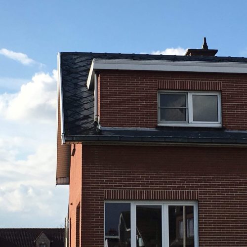 avant-apres-couverture-en-ardoises-artificielles-depassants-en-cedral-board-et-peinture-facades-3-scaled-1536x1152