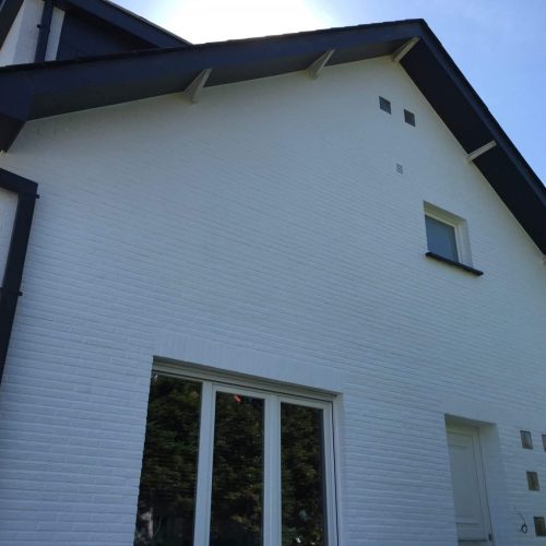 avant-apres-couverture-en-ardoises-artificielles-depassants-en-cedral-board-et-peinture-facades-7-scaled-1536x1152