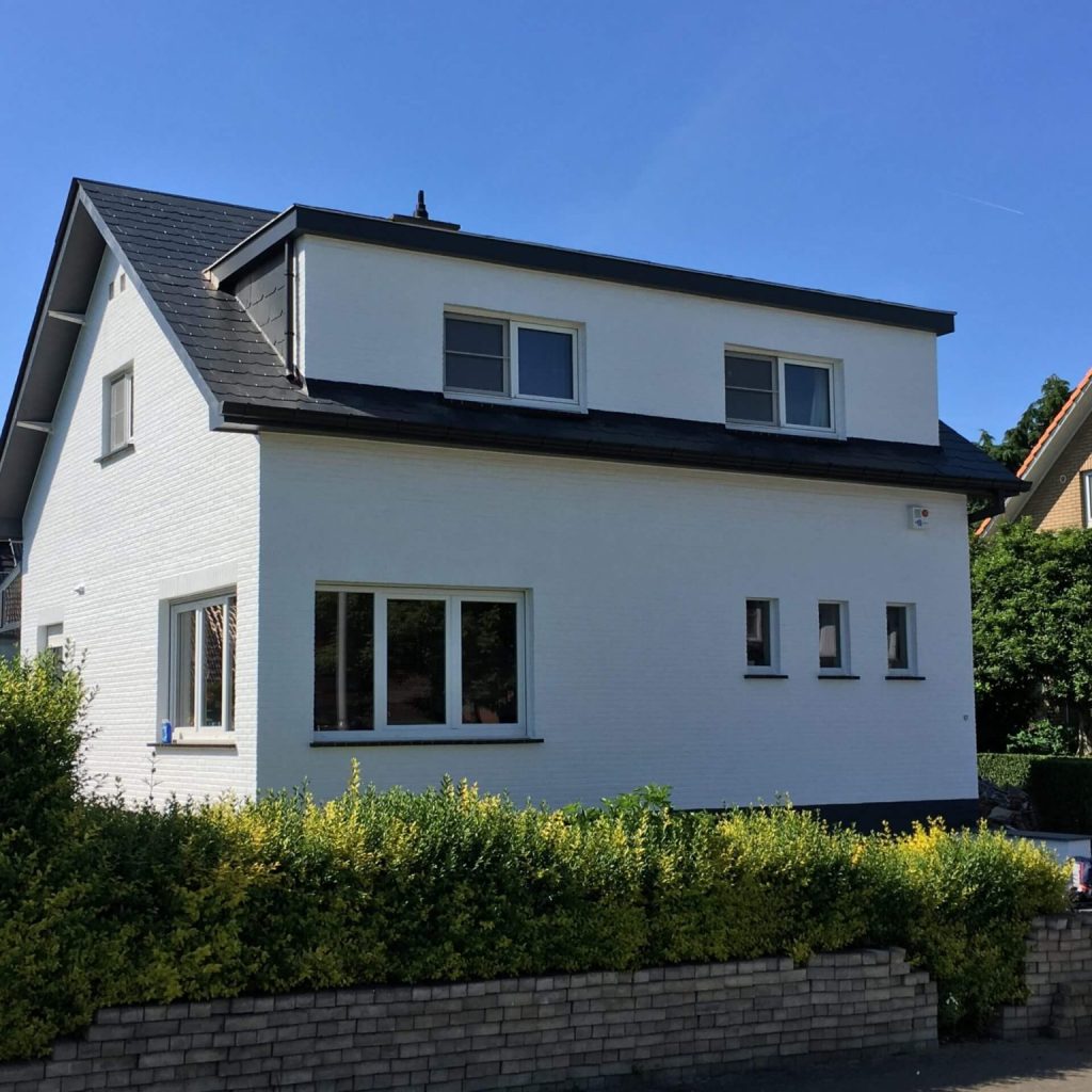 avant-apres-couverture-en-ardoises-artificielles-depassants-en-cedral-board-et-peinture-facades-9-scaled-2048x1536