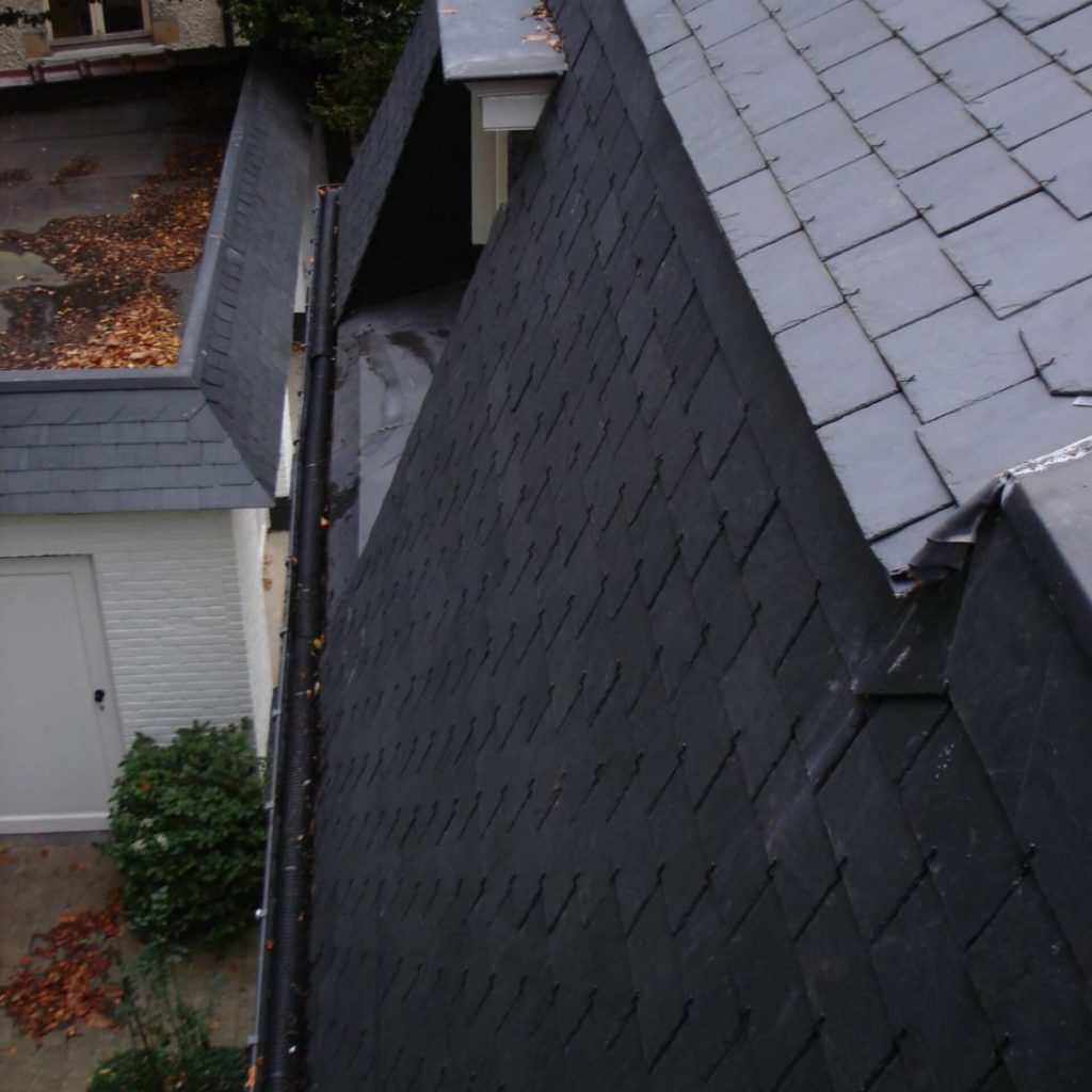 couverture-en-ardoises-naturelles-chantier-a-1180-bruxelles-5-scaled-1116x1488