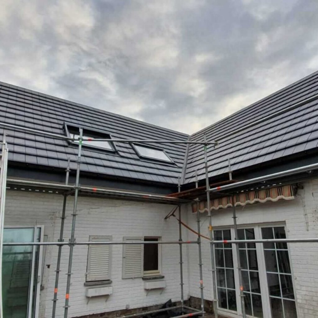 couverture-en-tuiles-5-1536x728