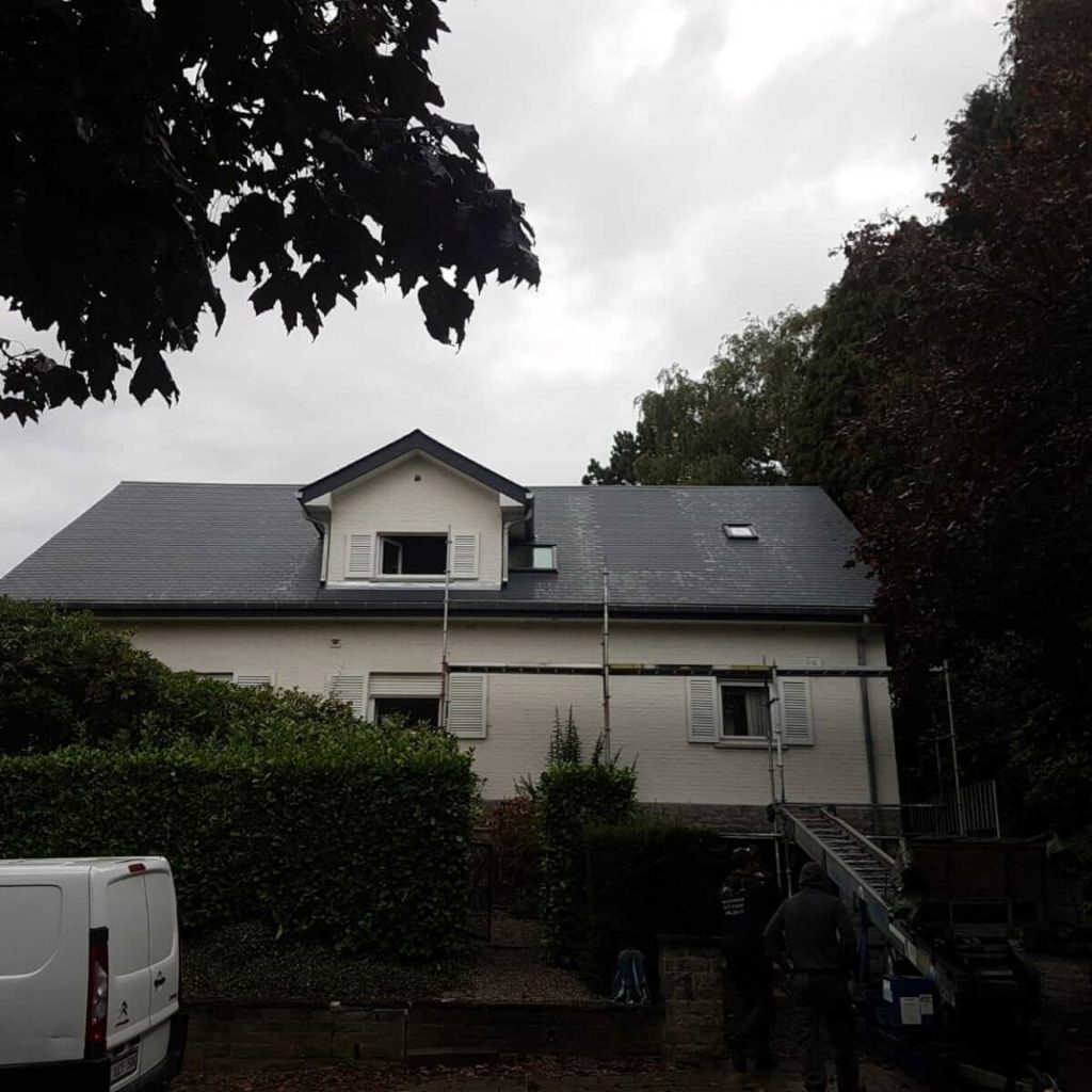 toiture-en-ardoises-artificielles-chantier-a-waterloo-1-1536x1152