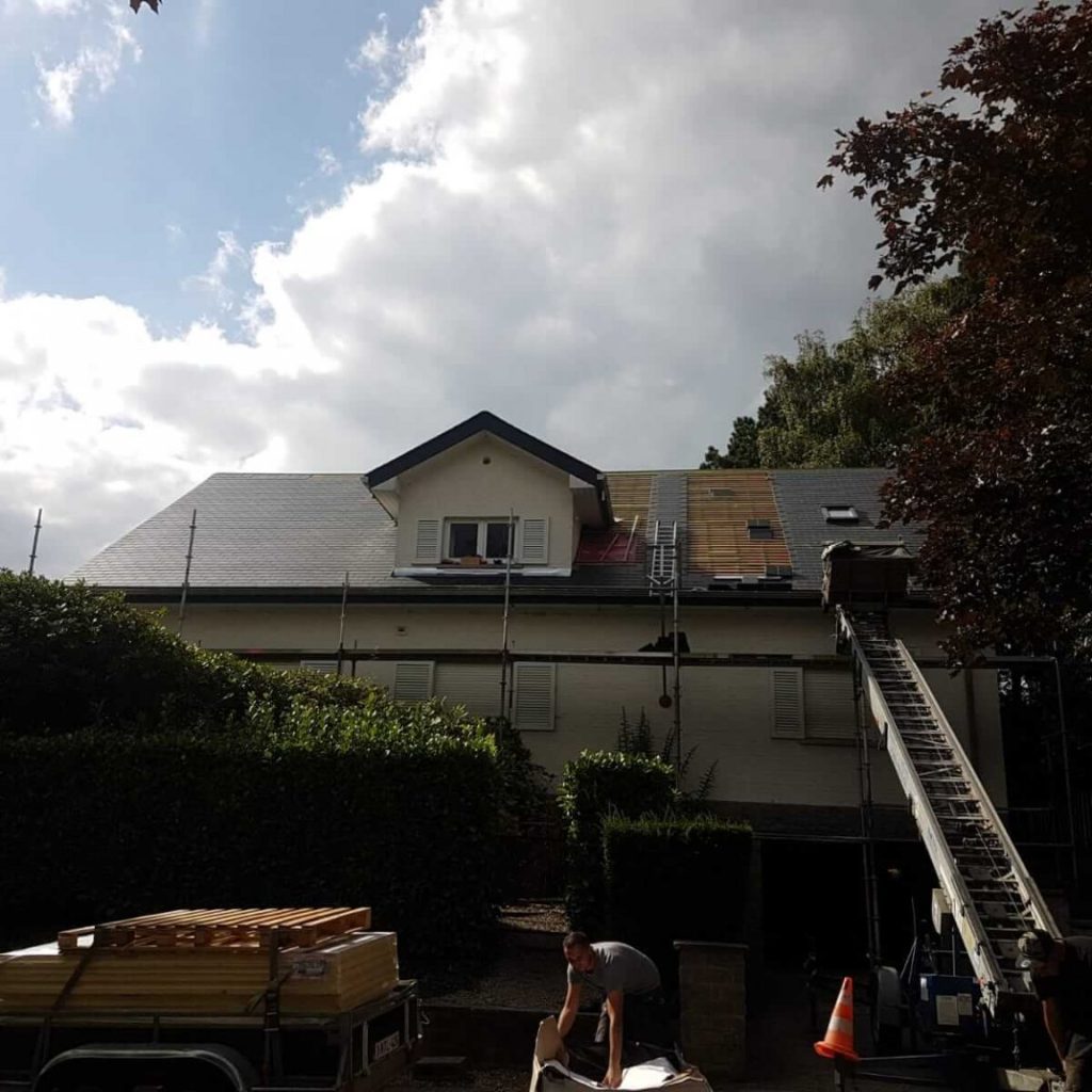 toiture-en-ardoises-artificielles-chantier-a-waterloo-2-1536x1152