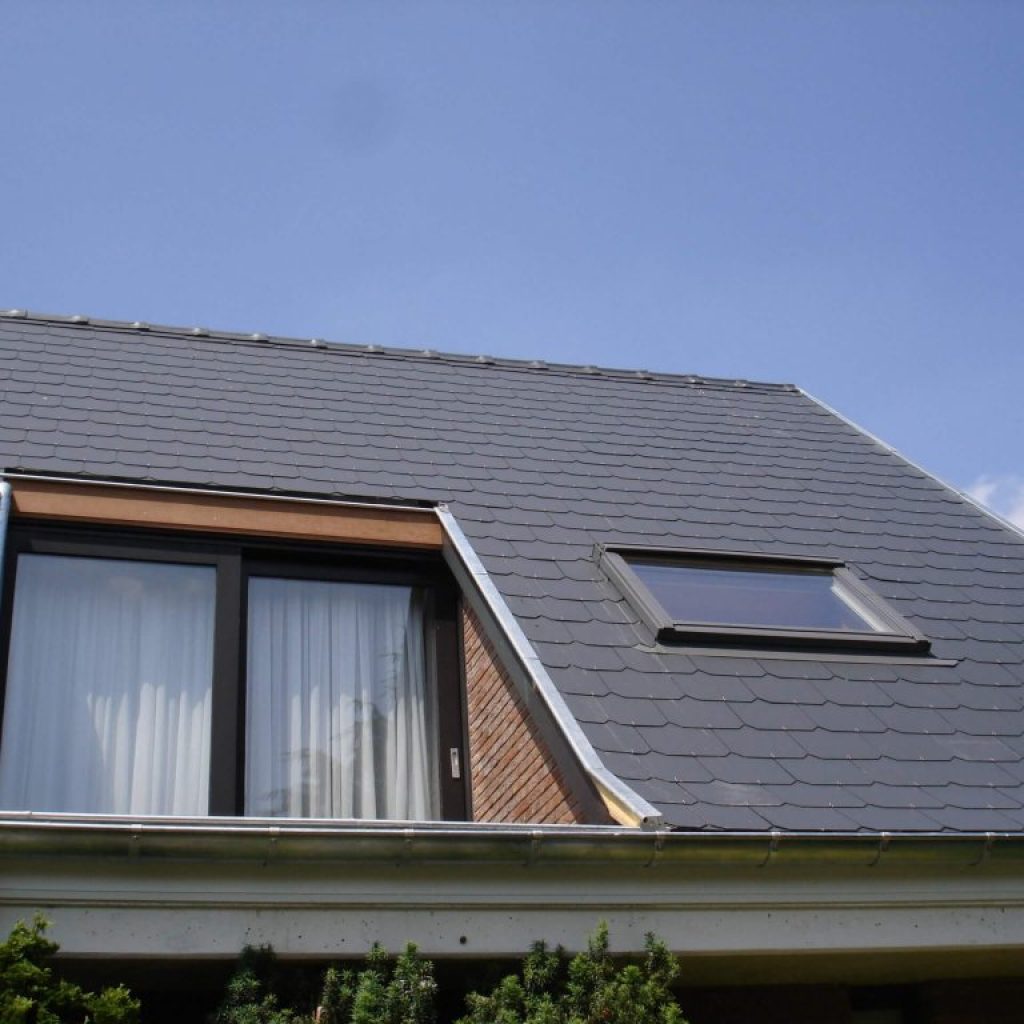 toiture-en-ardoises-artificielles-chantier-a-wemmel-7-scaled-1024x768