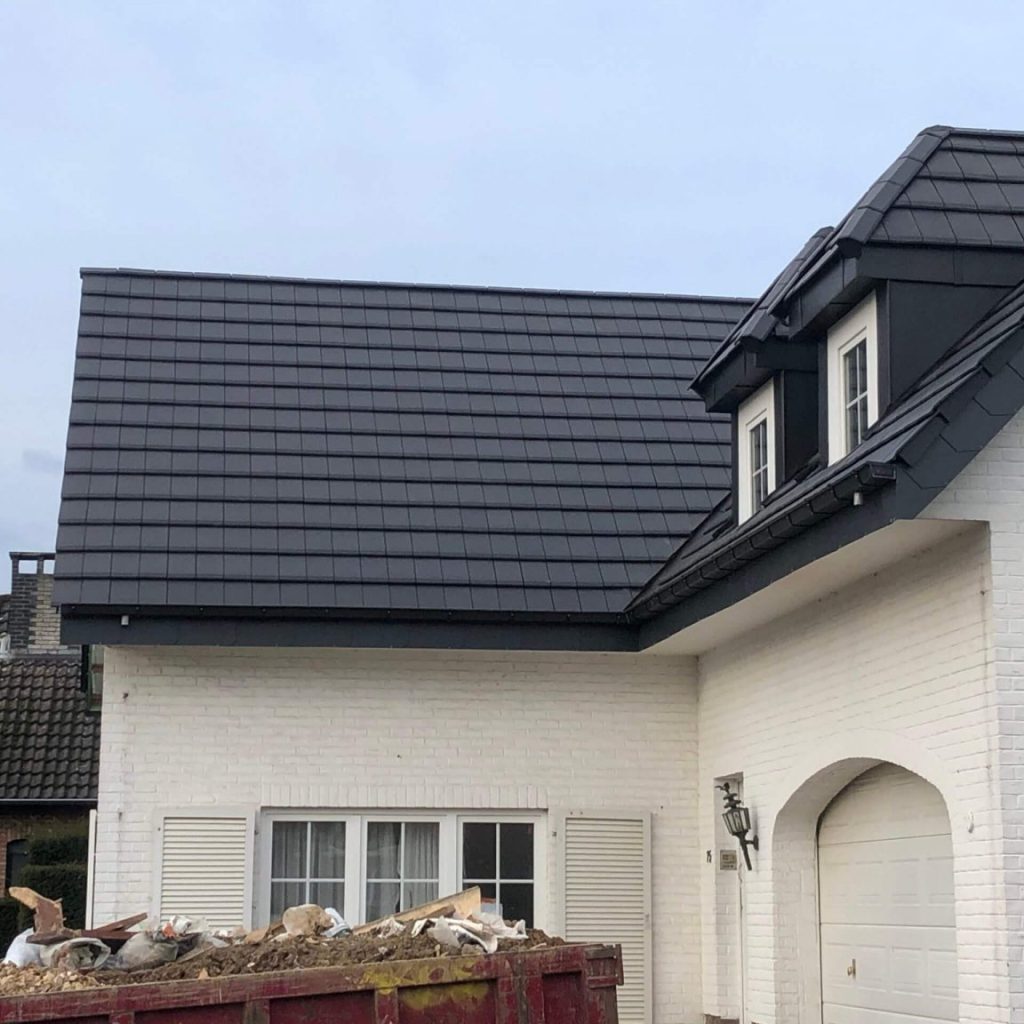 toiture-en-tuiles-plates-chantier-a-dilbeek-1-scaled-1536x1152