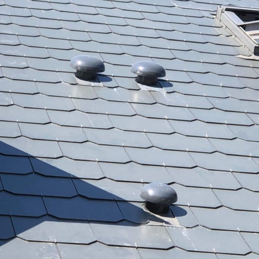 transformation-de-charpente-et-couverture-en-ardoises-artificielles-chantier-a-waterloo-10-scaled-768x576 (1)