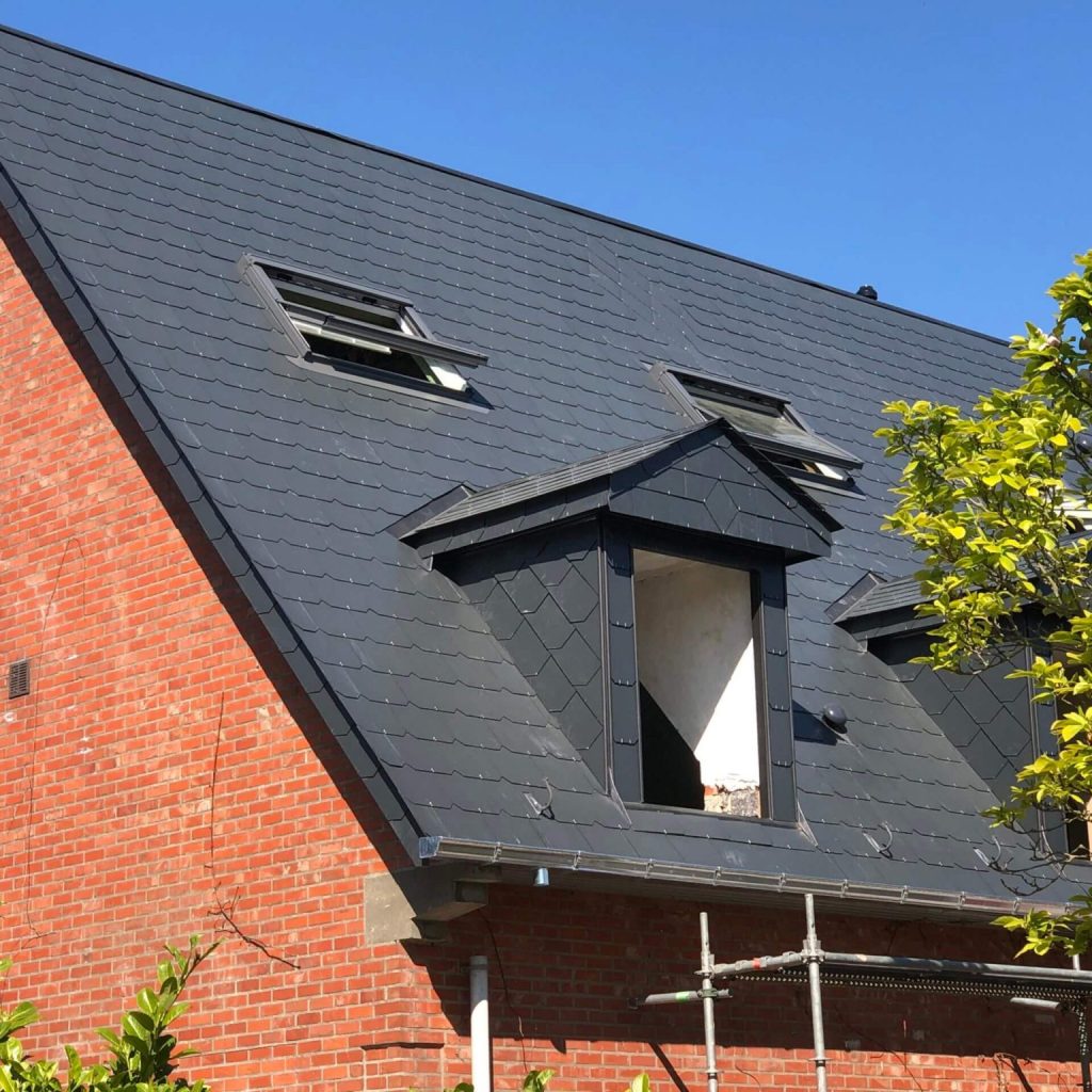 transformation-de-charpente-et-couverture-en-ardoises-artificielles-chantier-a-waterloo-12-scaled-2048x1536