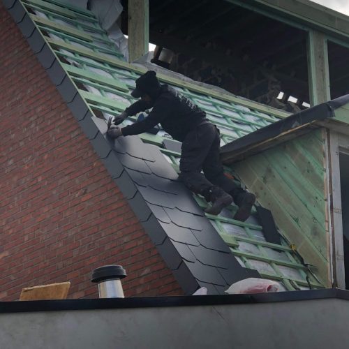 transformation-de-charpente-et-couverture-en-ardoises-artificielles-chantier-a-waterloo-4-scaled-1536x1152