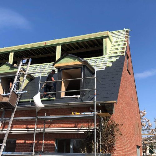 transformation-de-charpente-et-couverture-en-ardoises-artificielles-chantier-a-waterloo-5-scaled-1536x1152