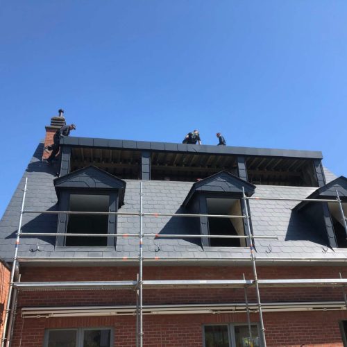 transformation-de-charpente-et-couverture-en-ardoises-artificielles-chantier-a-waterloo-9-scaled-1536x1152